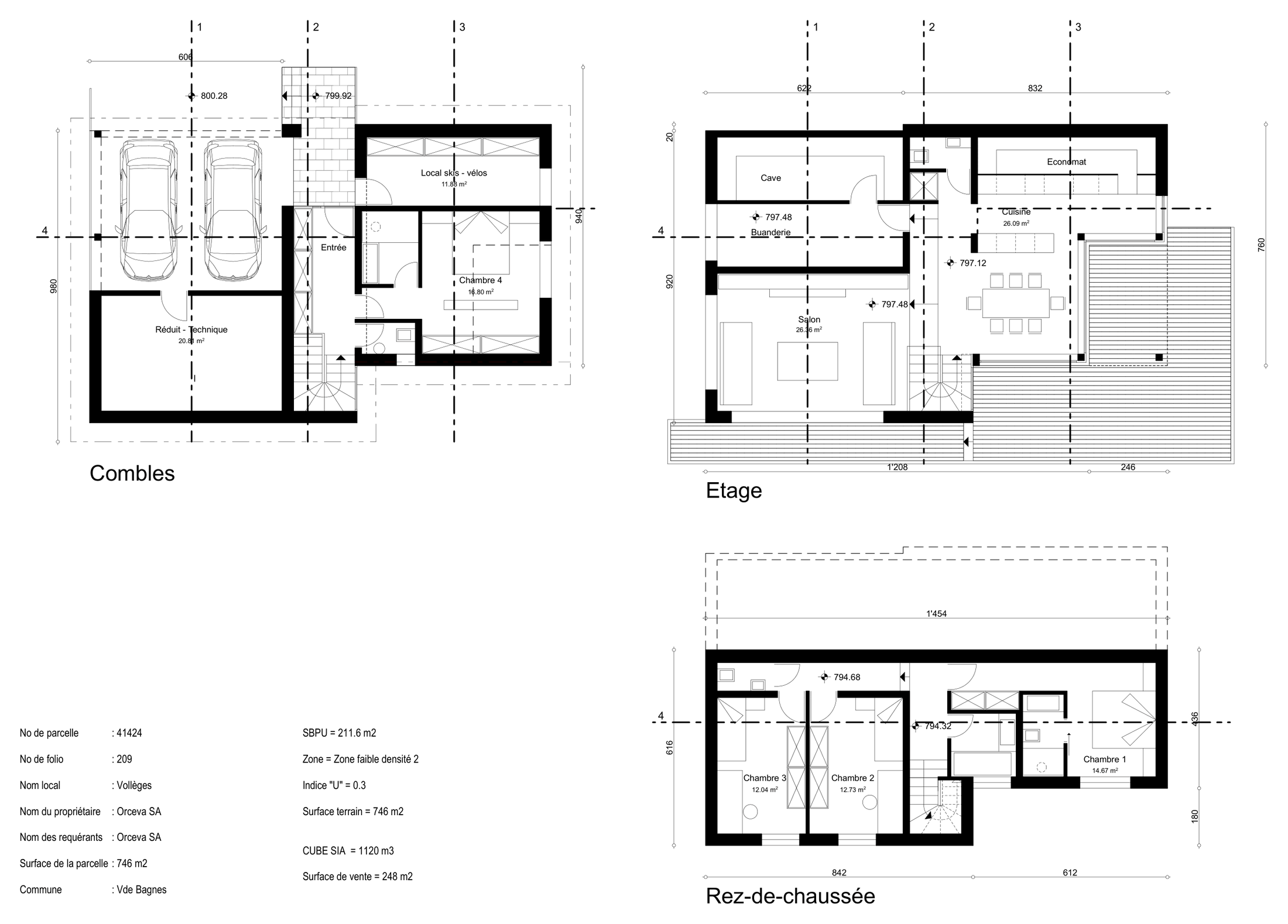 Plans des trois niveaux de la villa : niveau d'entrée avec garage, niveau séjour avec terrasse, niveau des chambres.